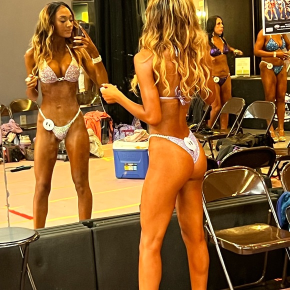 Ravi’s Sands Lavender AB stones with Brazilian Bottoms - Picture 2 of 3